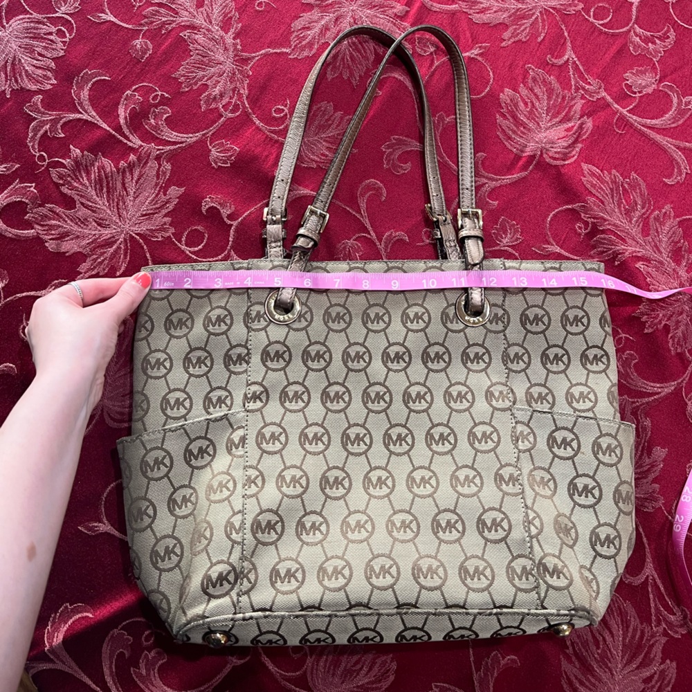 Michael Kors vintage tan & beige monogram tote purse leather adjustable - Picture 8 of 16